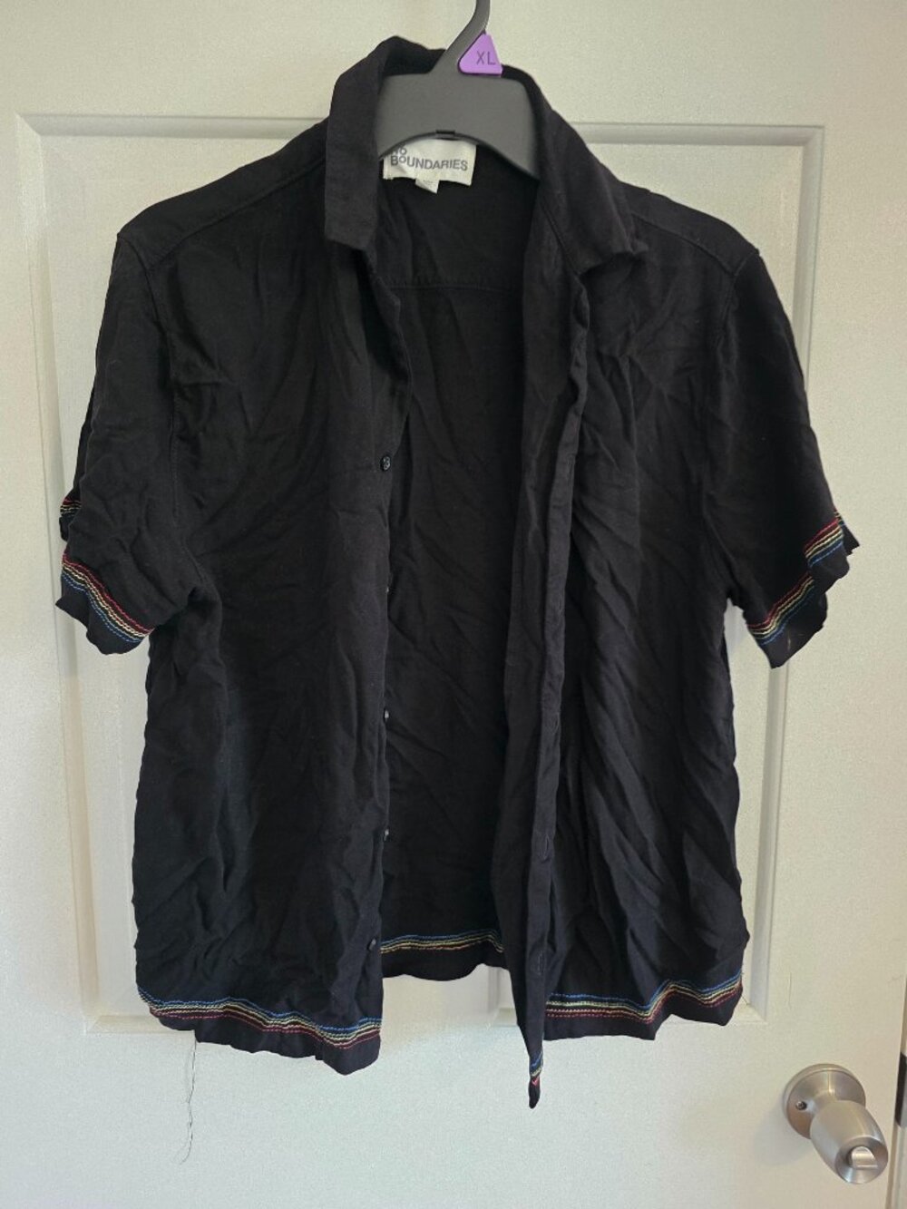 Mens No Boundaries black button up shirt size small 34-36 with rainbow stitching